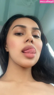 Gurneet Dosanjh [ gurneet-dosanjh ] - I think I love my hubby more than I thought... this is how I look