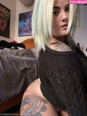 sandyblux - Part 1 of my sexy video with Luna Rival is here for your enjoyment :)