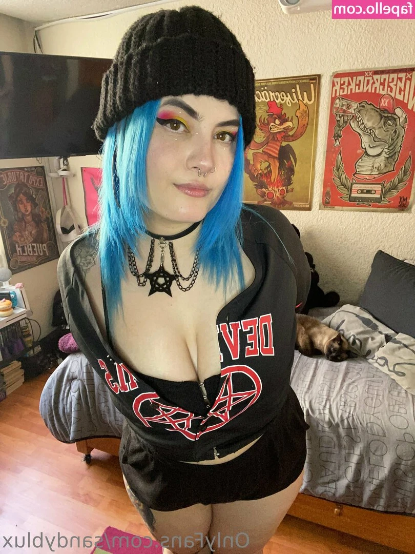 sandyblux - Dat gap… 😈