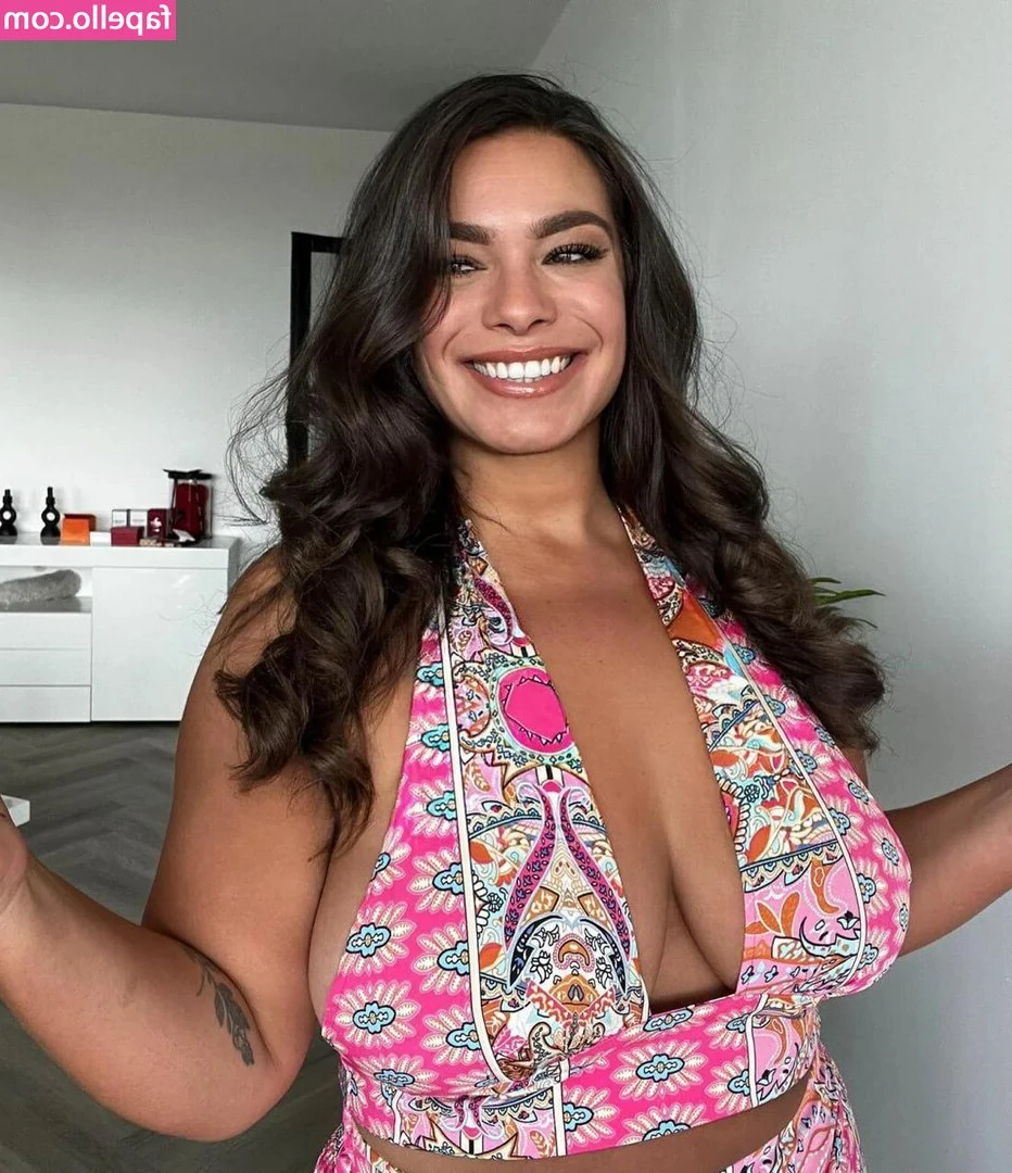 cherylljansen - morning baby.... ready to lick them ?🍒👅