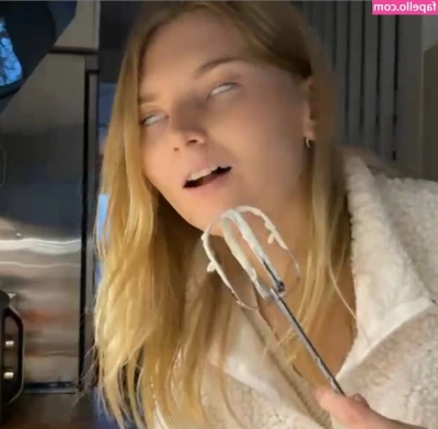 vanessaahlstrom - At work this time