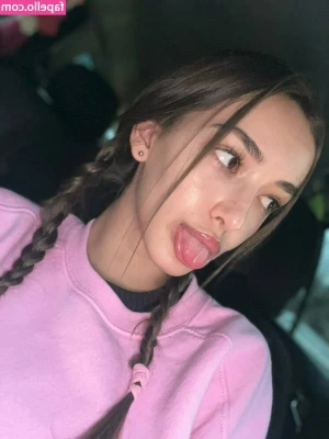 Tiffany Houston [ tiffany-houston ] - 🍾🥂 New Year, New Nudes 🥳😝
