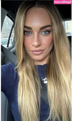 Letizia Paternoster [ letizia-paternoster ] - come take a bite of this juicy ass 😌