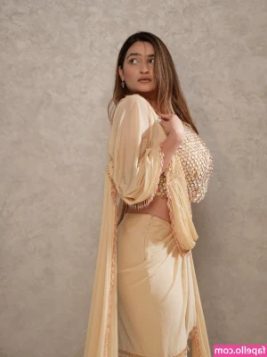 Sonali_malhotraa [ sonali-malhotraa ] - So the other special friend who wasn’t completely satisfied yet