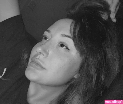 Yureta [ yureta-2 ] - Who s face I sit on   En cual cara me siento
