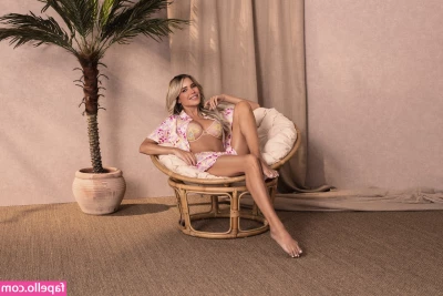 Sylvie Meis [ sylvie-meis ] - Hey everyone I am back and better then ever    Feeling very sexy 