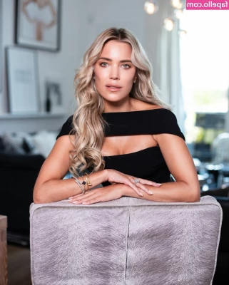 Sylvie Meis [ sylvie-meis ] - Mi amor  can you make breakfast for me  I m a bit hungry  gt lt