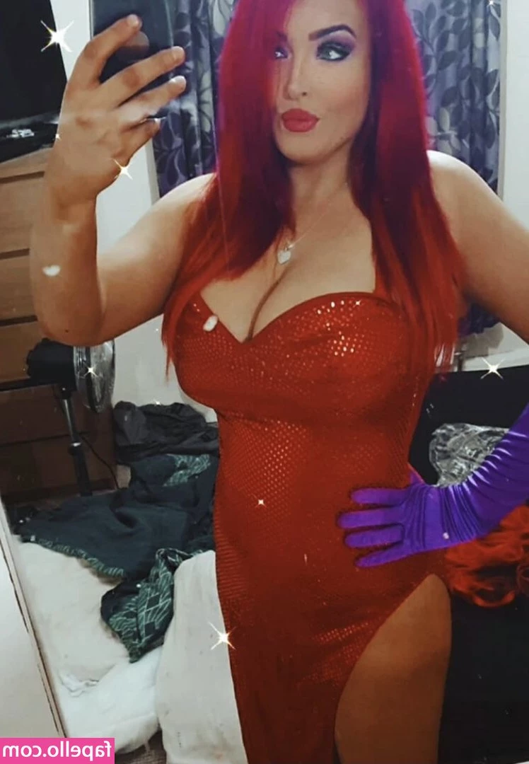 Kerryn Davenport [ kerryn-davenport ] - I feel so naughty in this outfit     Leave a tip for the full photo