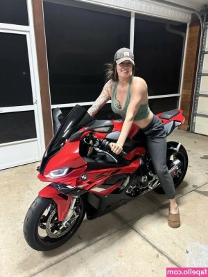 Desiree Luckey [ desiree-luckey ] - Like me showing it off for you?