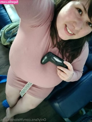 meloniekares - Peachy Friday    check my profile for more