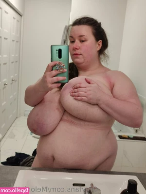meloniekares - I’ll give you my tits if you’ll give this post a like ♥️ part 1