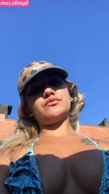 Helen Pales [ helen-pales ] - Guys  come hang out with me live tomorrow night at 8pm EST