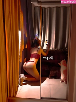 Margo Kuzina [ margo-kuzina ] - My pantyhose ripped :'( send me some tips to cheer me up?🥺 (P.S.