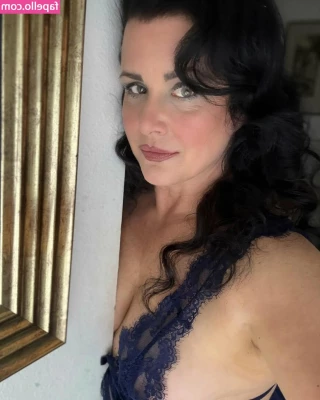 Evangeline - Want this photo unblurred    Like EVERY SINGLE free post on here and