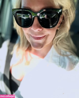 Lady Ruby [ lady-ruby ] - Leave a tip to get a special surprise sent to your DM  It s the