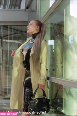 The Dutch Latex Goddess [ the-dutch-latex-goddess ] - Live stream : 08/09/24 You like creamers or squirters??? I’m