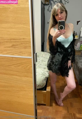 payingformydivorce - i wanna give your 🍆 a good night and a good morning kiss 😘