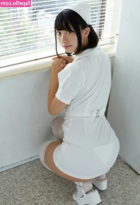 Yuka Kuramoti [ yuka-kuramoti ] - Hoy no llevo nada bajo el traje