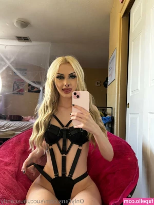 succubuscandy - En mi consultorio  me dan muchas ganas de acariciarme y tocar mis