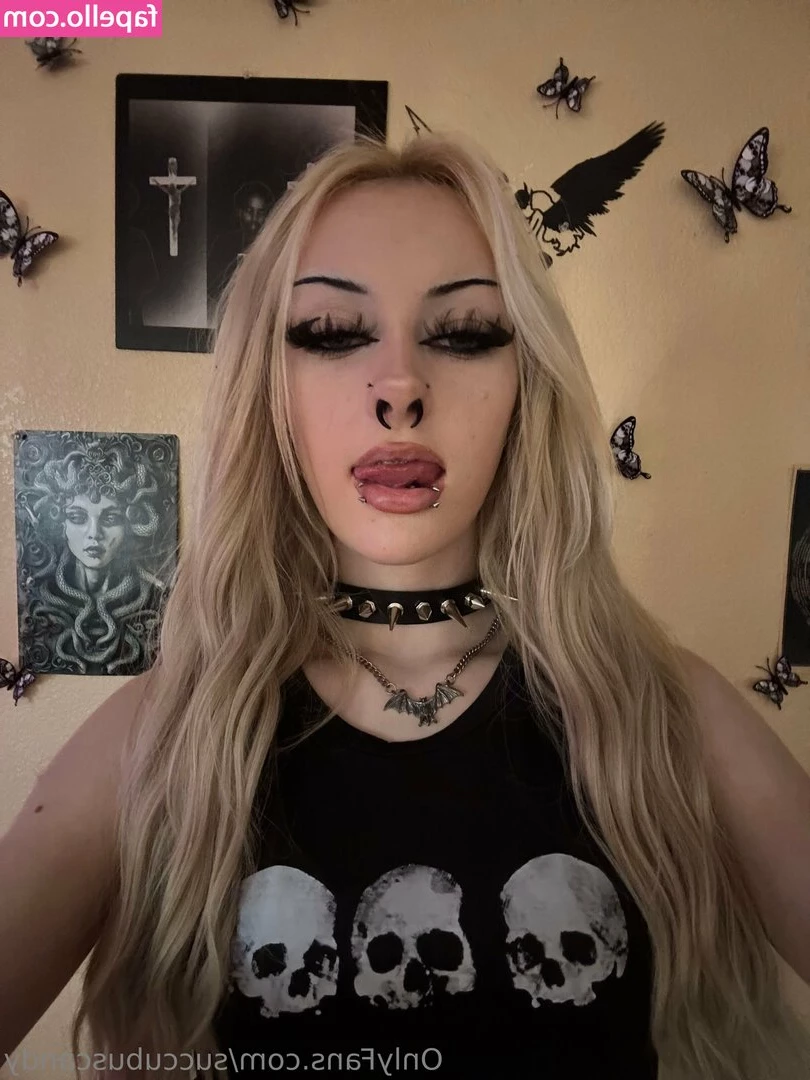 succubuscandy - Tesori siete pronti per il mio primo video su OF?