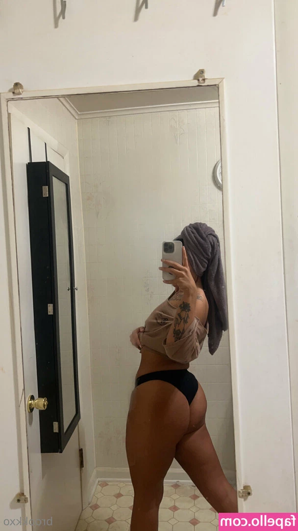 brookkxoo - What a good little bottom he is!