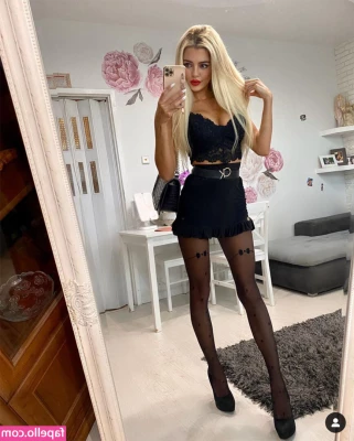 justynajalowiecka - TAKING IT ALL OFF 😈 right in front of your throbbing cock