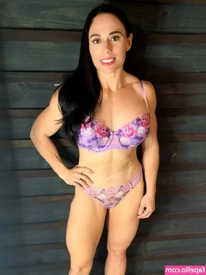 vanessaarizonavip - Would you join me at the pool 😉