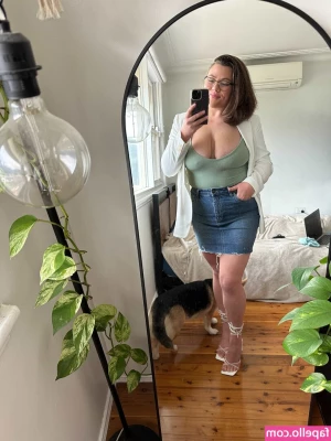 Curvy Chloe [ curvy-chloe ] - Don t expect me to be a good girl tonight    I ll show you how horny