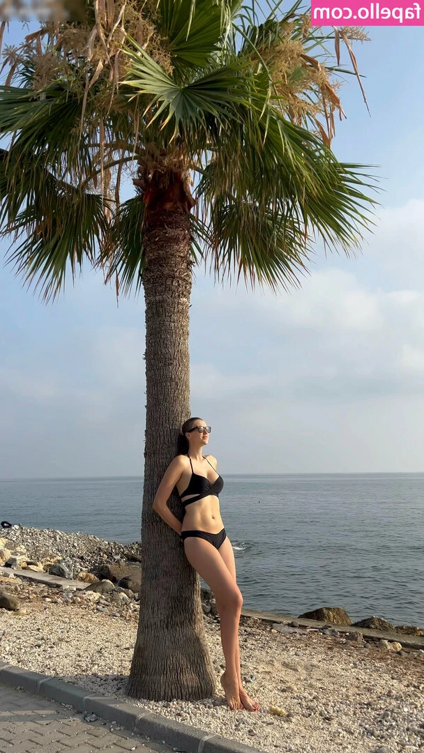 Natalia Vieru [ natalia-vieru ] - Deep tissue massage for my tired sore feet