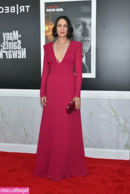 Vera Farmiga [ vera-farmiga ] - ass up, waiting for u daddy