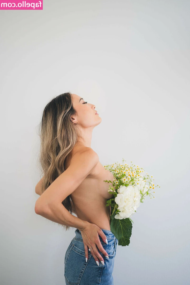 Julie R [ julie-r ] - it s late   who is still up and wants to play