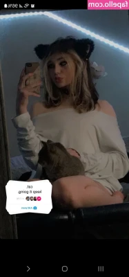 Uxu.kxt [ uxu-kxt ] - Pay for my hot friend and I to shop