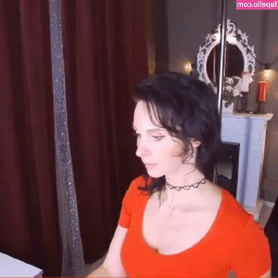 ViolaViolin - Playing arround in bath again while my roomate are behind,need to be