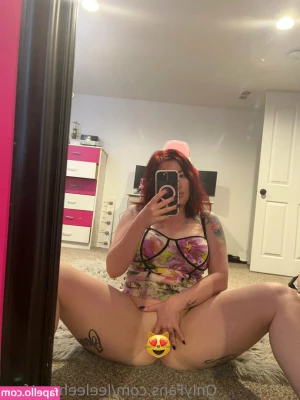 leeleezillafree - Red is a color that I love