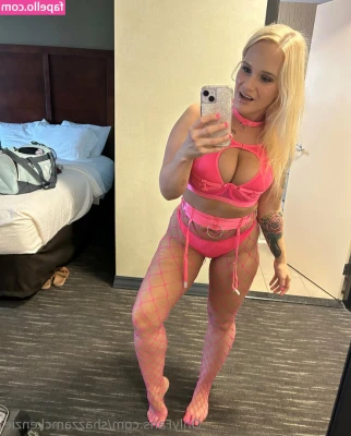 Shazza McKenzie [ shazza-mckenzie ] - I’m Santa’s naughty helper ❤️