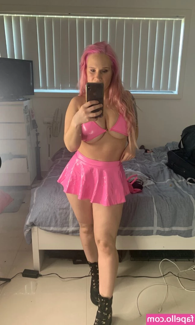 Shazza McKenzie [ shazza-mckenzie ] - Would you rather me ride in cowgirl or reverse  Anyway you want it