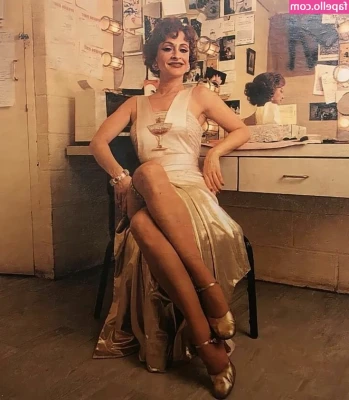Patti Lupone [ patti-lupone ] - Play with it