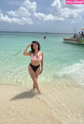 Emily Durham [ emily-durham ] - happy holidays babes