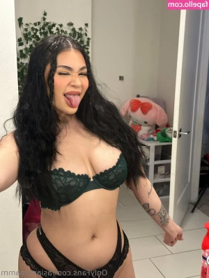 asiancreamm - I love wearing white clothes   do you like it Would you like me to