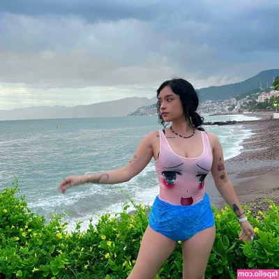 _katybq_ [ katybq ] - Do you like when I wet the bikinis? Maybe I should do youtube video