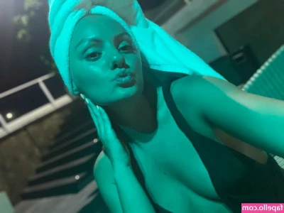 Alexandra Stan [ alexandra-stan ] - Lick my ass & smell my feet 👃🏼🦶🏻👩🏼‍🦰
