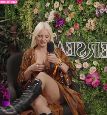 Alexandra Stan [ alexandra-stan ] - Sorry guys I was having a toothache this week and my babe was