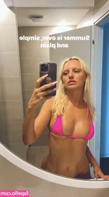 Alexandra Stan [ alexandra-stan ] - Lick the wrinkles Wednesday 😜💦 😉😏