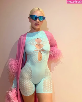 Alexandra Stan [ alexandra-stan ] - would you make me pull out? 😉