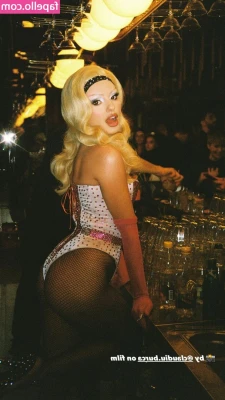 Alexandra Stan [ alexandra-stan ] - Good morning.... NEW RELEASE coming later today.... you voted for