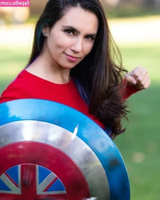 Trisha Hershberger [ trisha-hershberger ] - Making my friend squirt all on my fingers  while I finger get ass and