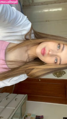Aimee Danel [ aimee-danel ] - Reacting How I teased a restaurant host not long ago 🤭  What would