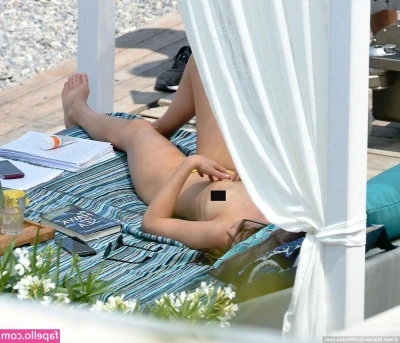 dakotajohnson - Daily dose of titties!