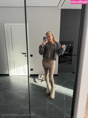 lliiillyy - Is it tittie Tuesday yet? 🤔