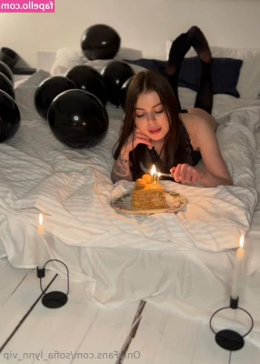 sofia_lynn_vip [ sofia-lynn-vip ] - I want you to give me a reason to move my arms 🥰 can you do that